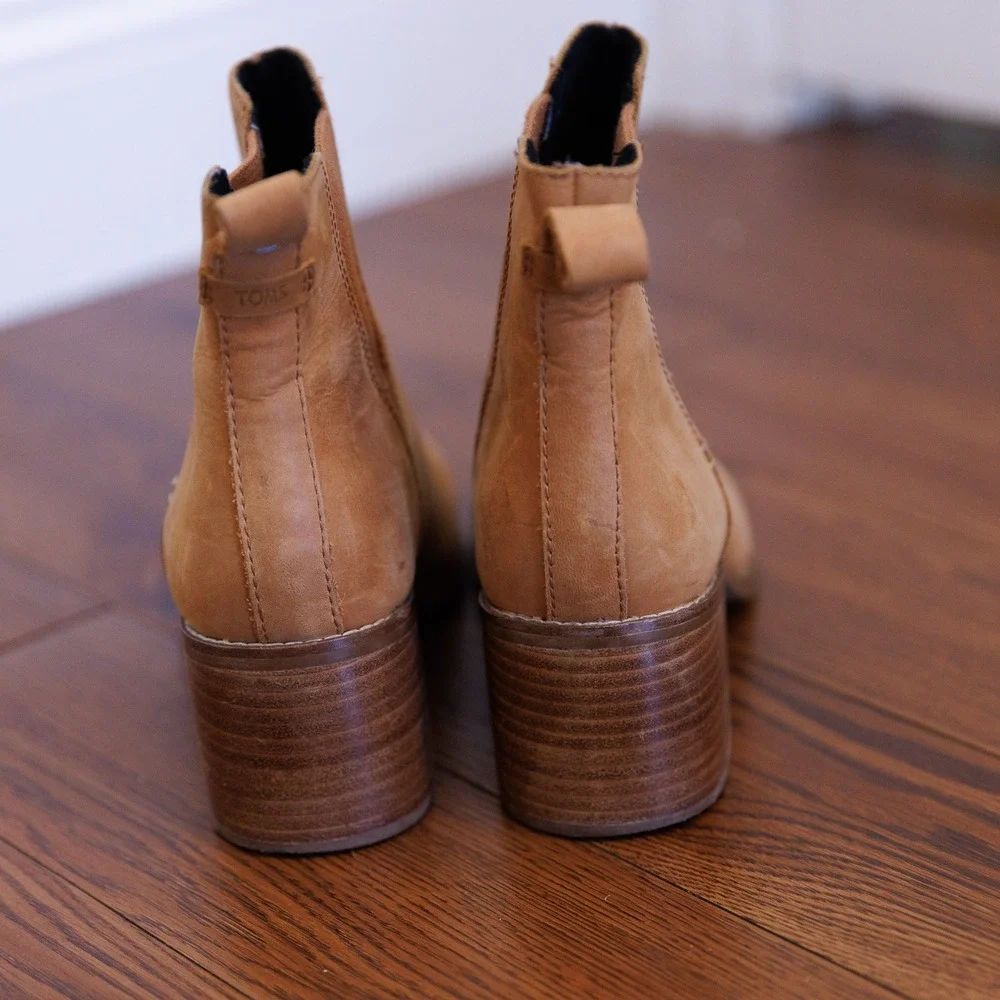 TOMS Marina Tan Leather Chelsea Ankle Boots Stacked Block Heel Women 7